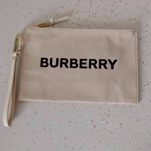 Burberry wristlet - Picture 2 of 16